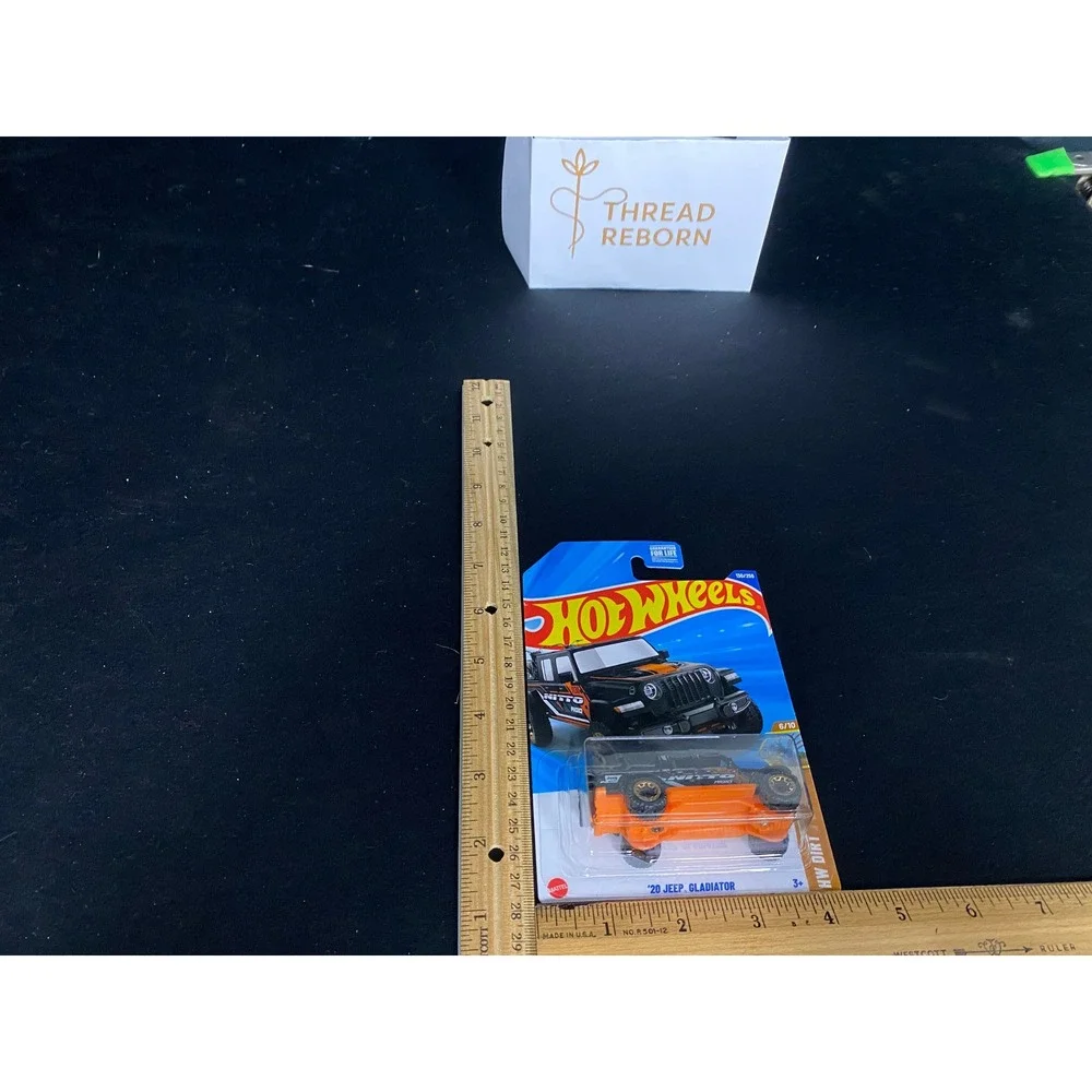 Hot Wheels 2022 20 Jeep Gladiator‎ 130/250 Black Orange Truck Diecast Car
